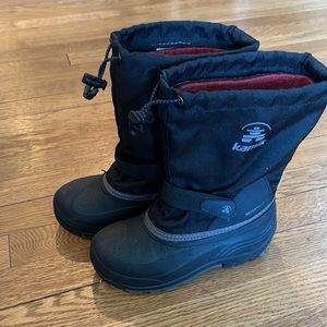 Kamik kids size 3 black snow boots